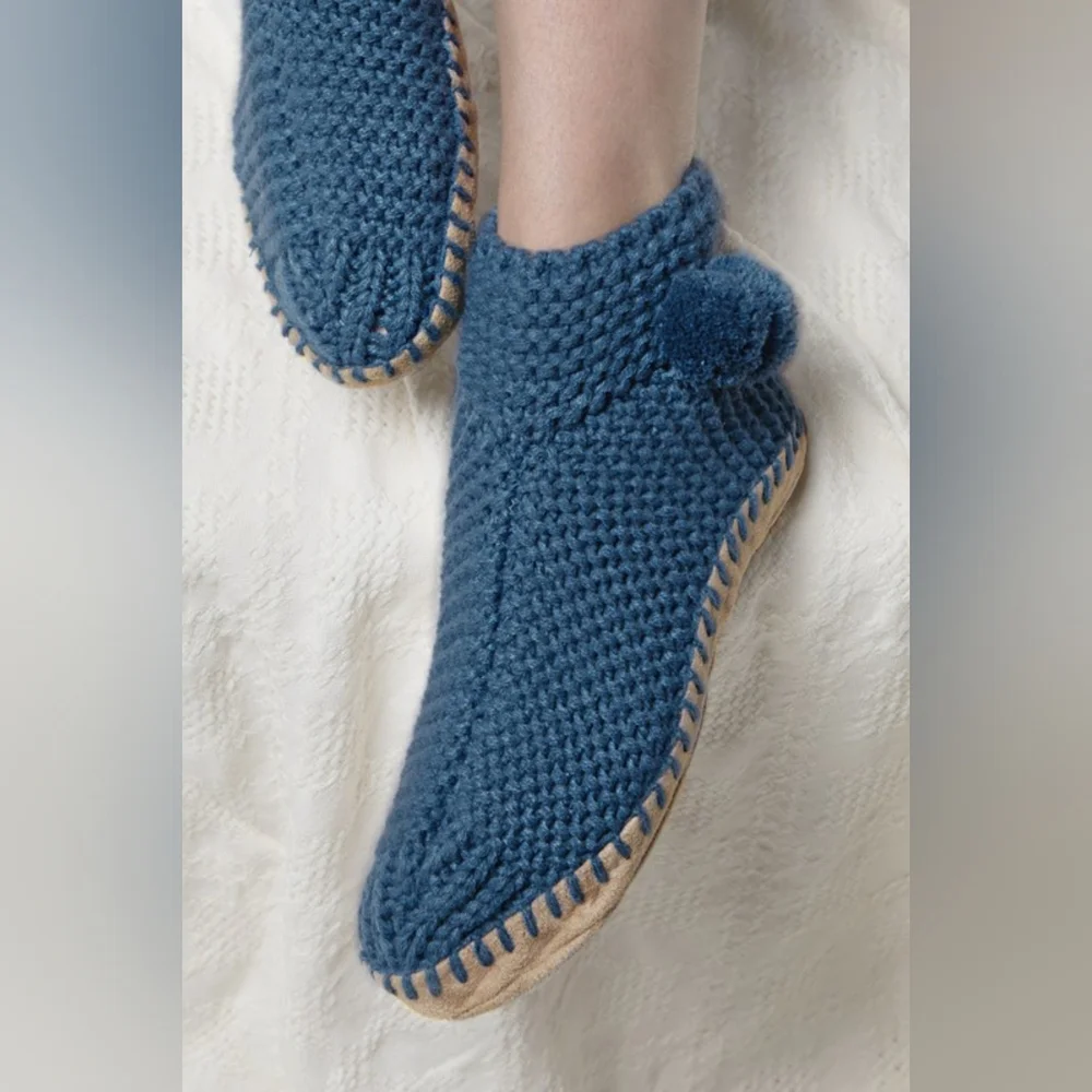Comfy Hand Knitted Indoor Slipper Booties w Pom-Poms 🎁 Excellent Gift! 🎁 - Picture 5 of 8